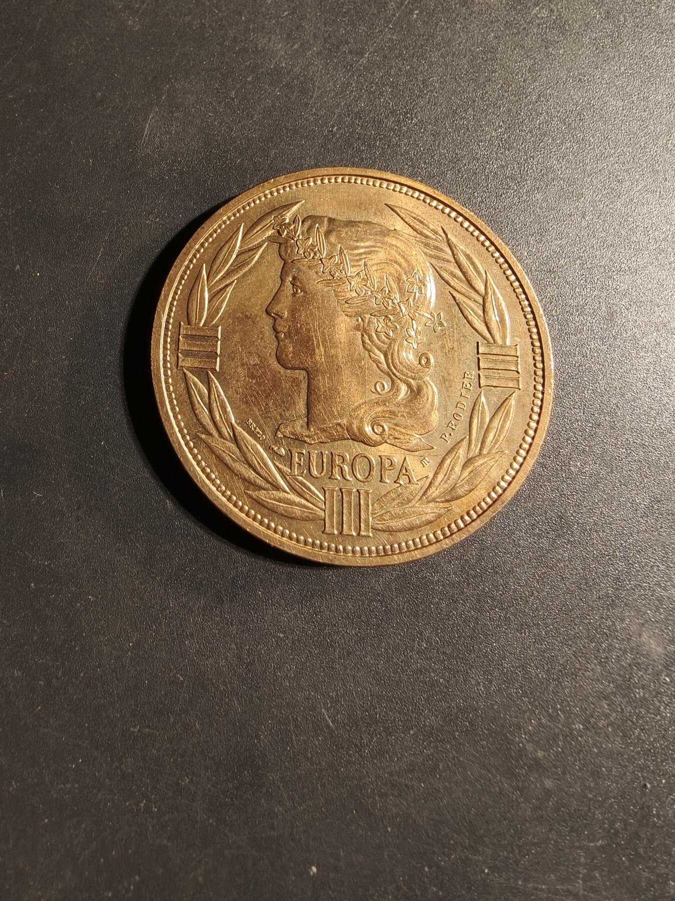 老王徽章第169期 法国1988年欧罗巴埃居纪念章      直径42mm.    重量34.3g