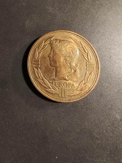 老王徽章第169期 - 法国1988年欧罗巴埃居纪念章      直径42mm.    重量34.3g