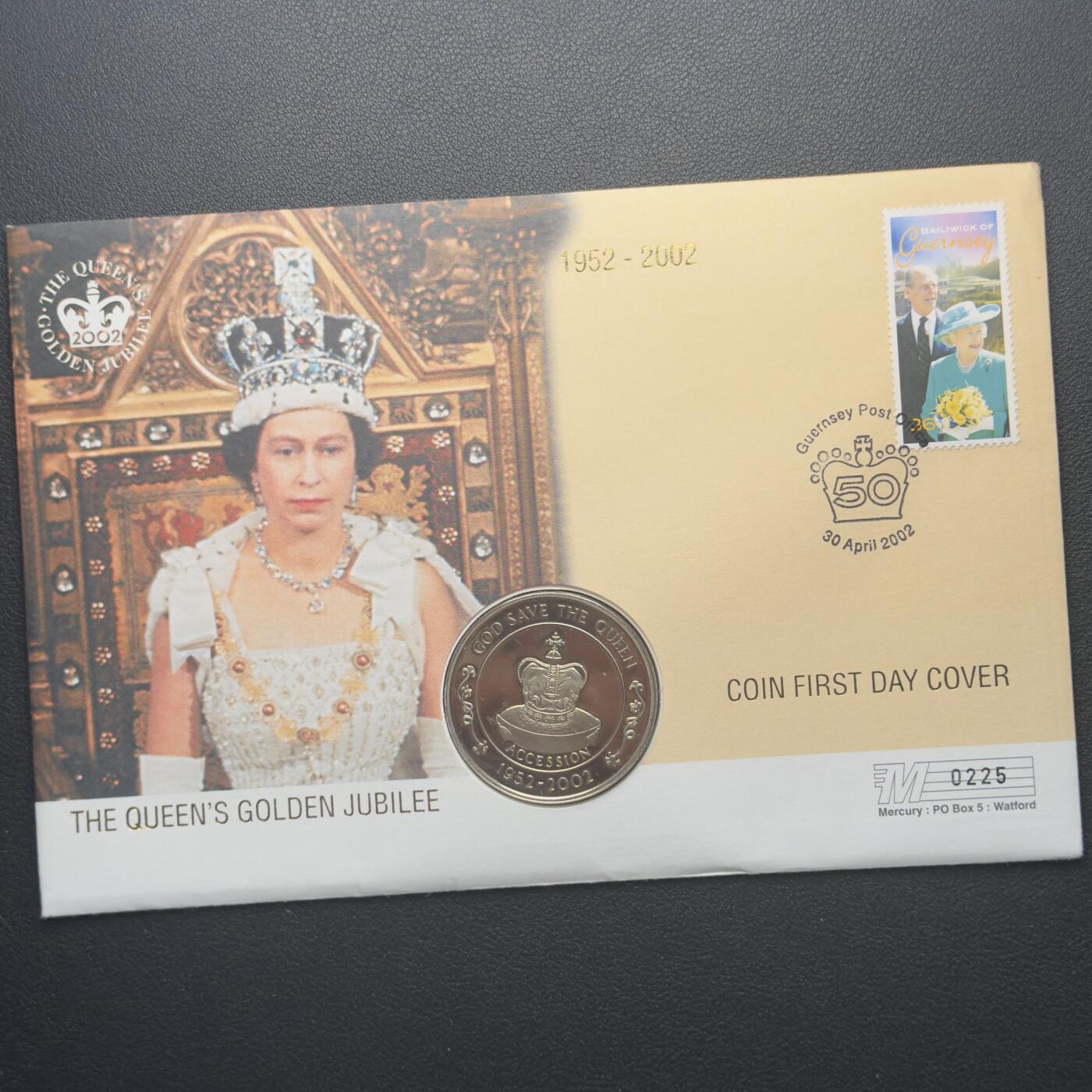 ＜小葵钱铺＞第67期·克朗币·银币场·满200包邮，不寄存·12月15日发货 〈邮币封〉圣赫勒拿2002年女王金禧纪念·皇冠50便士克朗型纪念币