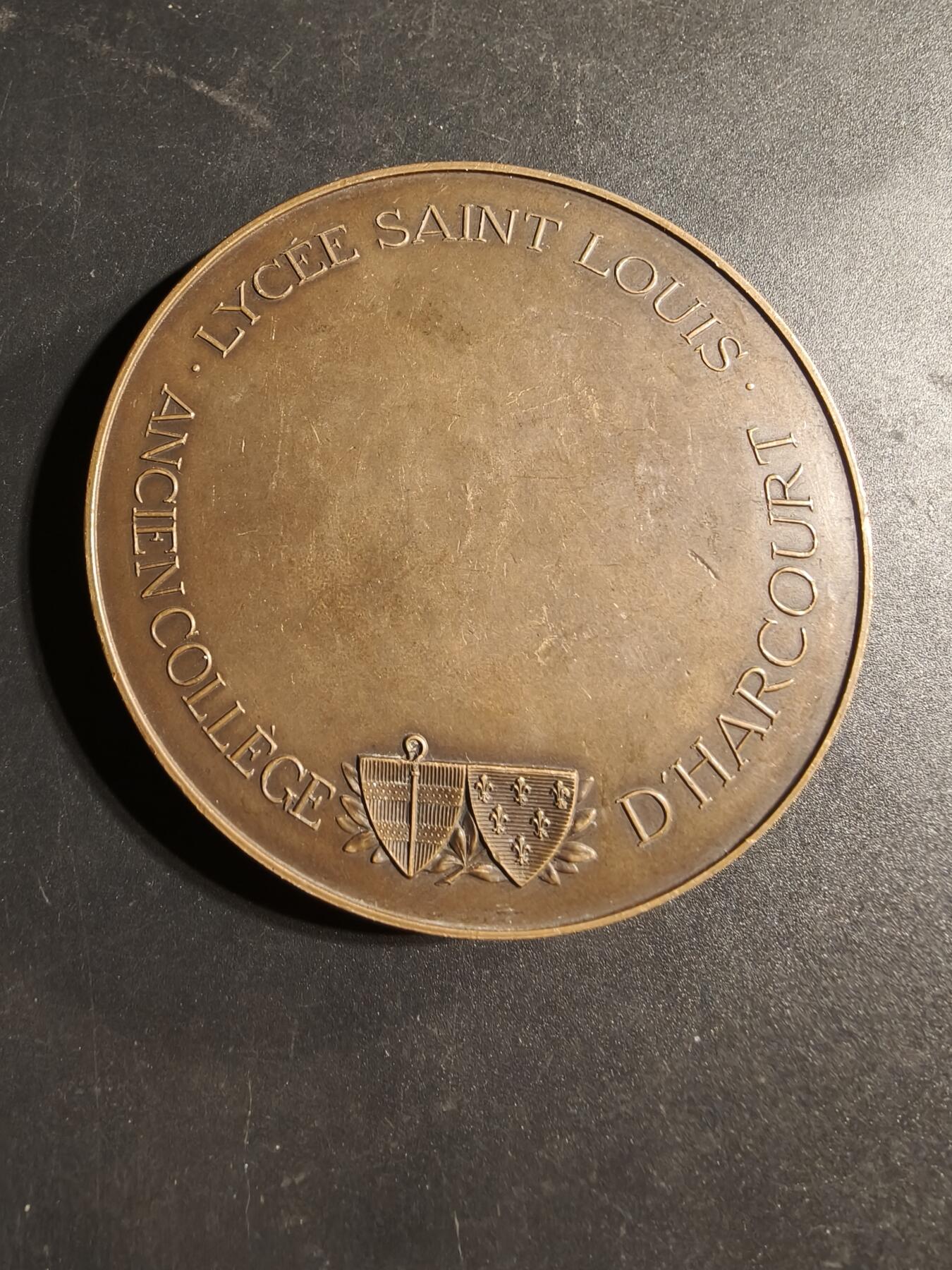 老王徽章第169期 法国圣路易中学大铜章    直径72mm.   重量168.7g
