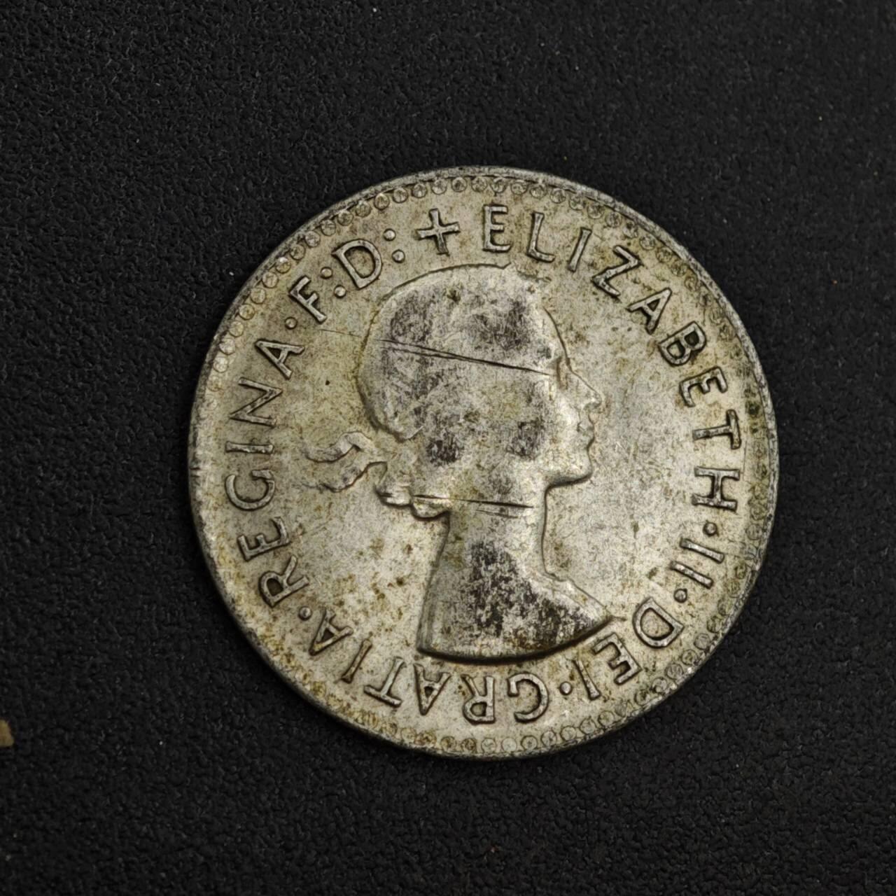 【淘币小摊】实时拍第八百二十六拍   散币场   满百包邮可预留二周 每周一统一发货   澳大利亚1963年伊丽莎白二世3便士银币