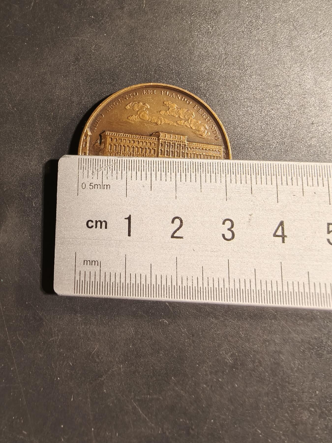 老王徽章第169期 法国巴黎铸币局大铜章    直径32mm.    重量14.3g