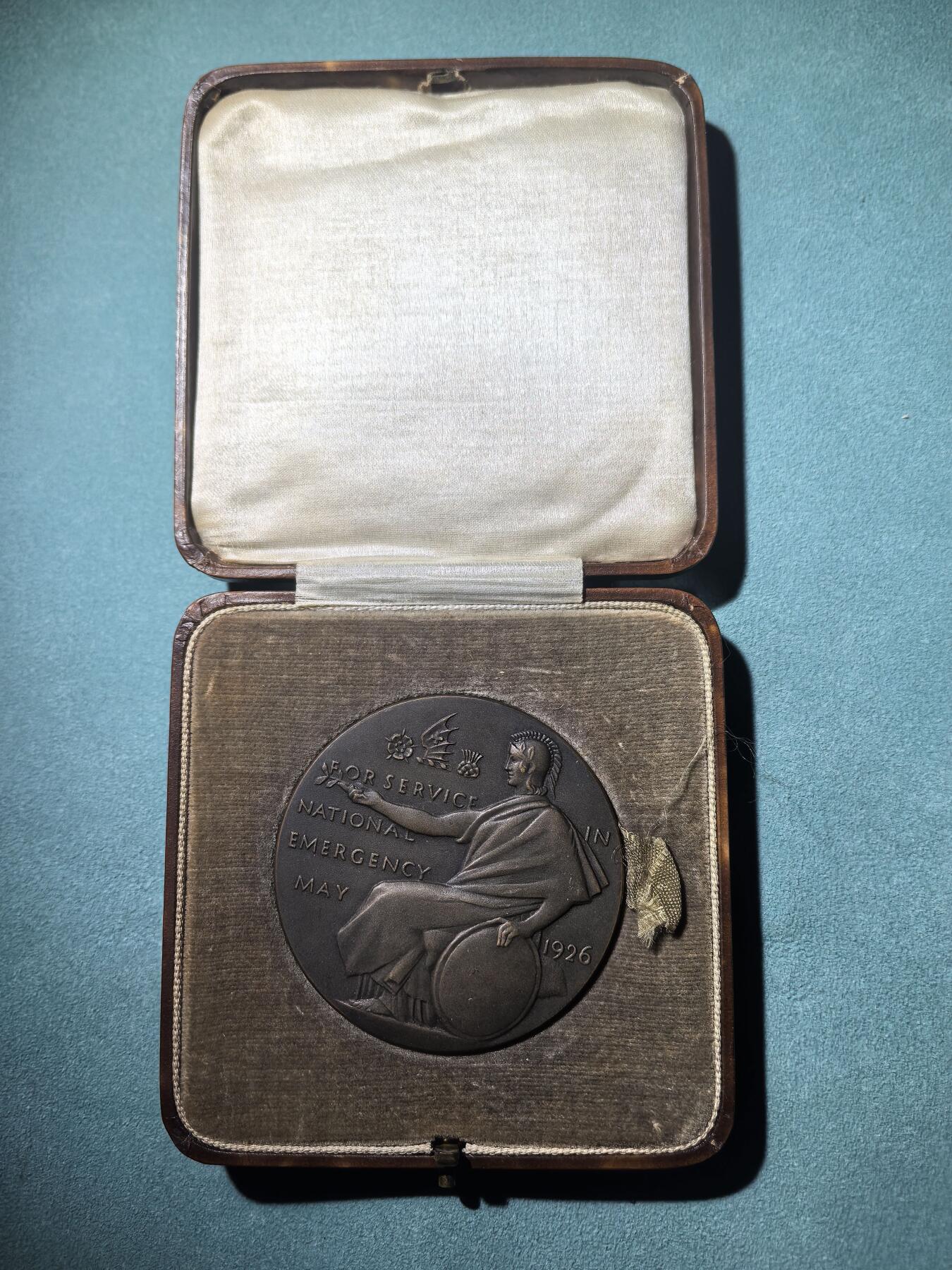 盛世勋华——号角文化勋章邮票专场拍卖第293期 英国1926年5月国家紧急状态（因全国大罢工引起）服务纪念铜章 原盒 稀少 皇家造币厂铸造