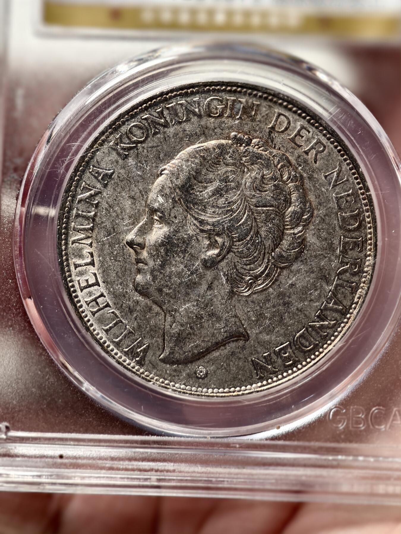 抚柳草堂-首期章牌钱币 限时免佣 满百包邮 放漏专场 1939荷兰威廉敏娜女王2.5G银币 黄油淡彩非常漂亮公博ms61