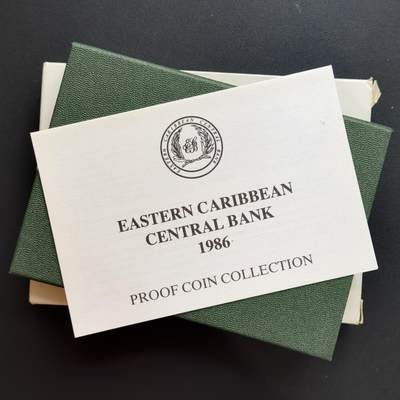 ＜小葵钱铺＞第67期·克朗币·银币场·满200包邮，不寄存·12月15日发货 - 〈发行量2500〉东加勒比1986年盒装精制套币