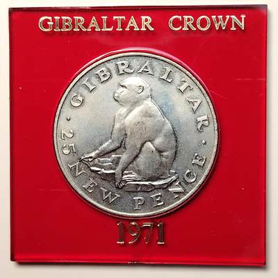 布加迪🐬～世界钱币(上海)🌾第 264 期 /  各国套币和散币 - 直布罗陀🇬🇮雪猴带盒 1971年 25便士克朗纪念币 伊丽莎白女王