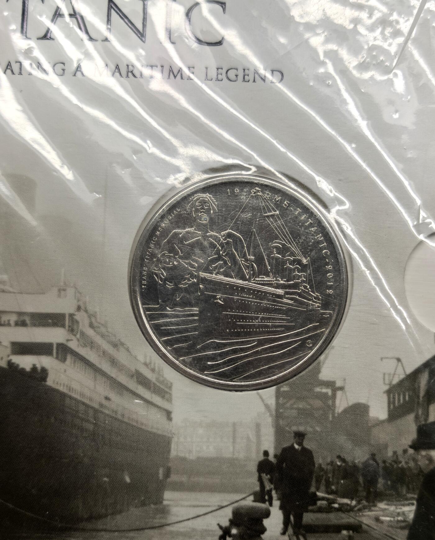 凡希社世界钱币微拍月度大拍（2025/12） 女王登基六十周年/泰坦尼克5英镑卡册+最后的英镑卡册