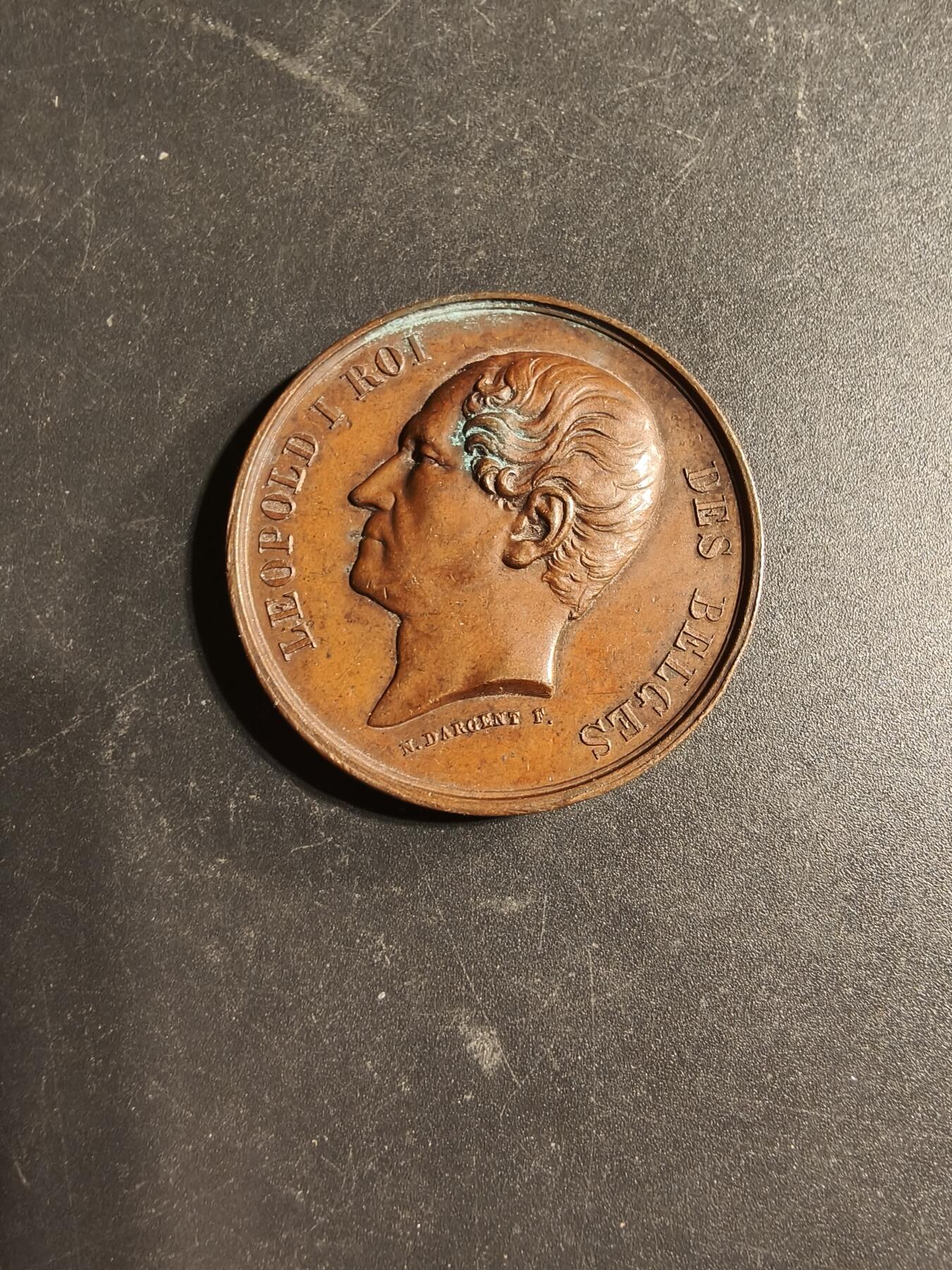 老王徽章第169期 1860年比利时列日省射击协会大铜章    正面为比利时国王利奥波德一世    直径37mm.    重量26.3g 