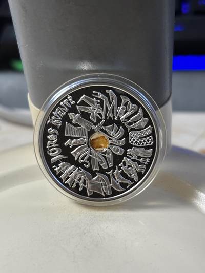 第185期拍卖 - 立陶宛2021年传统庆典系列3镶嵌琥珀精制银币，12.44克，925银，发行2500枚