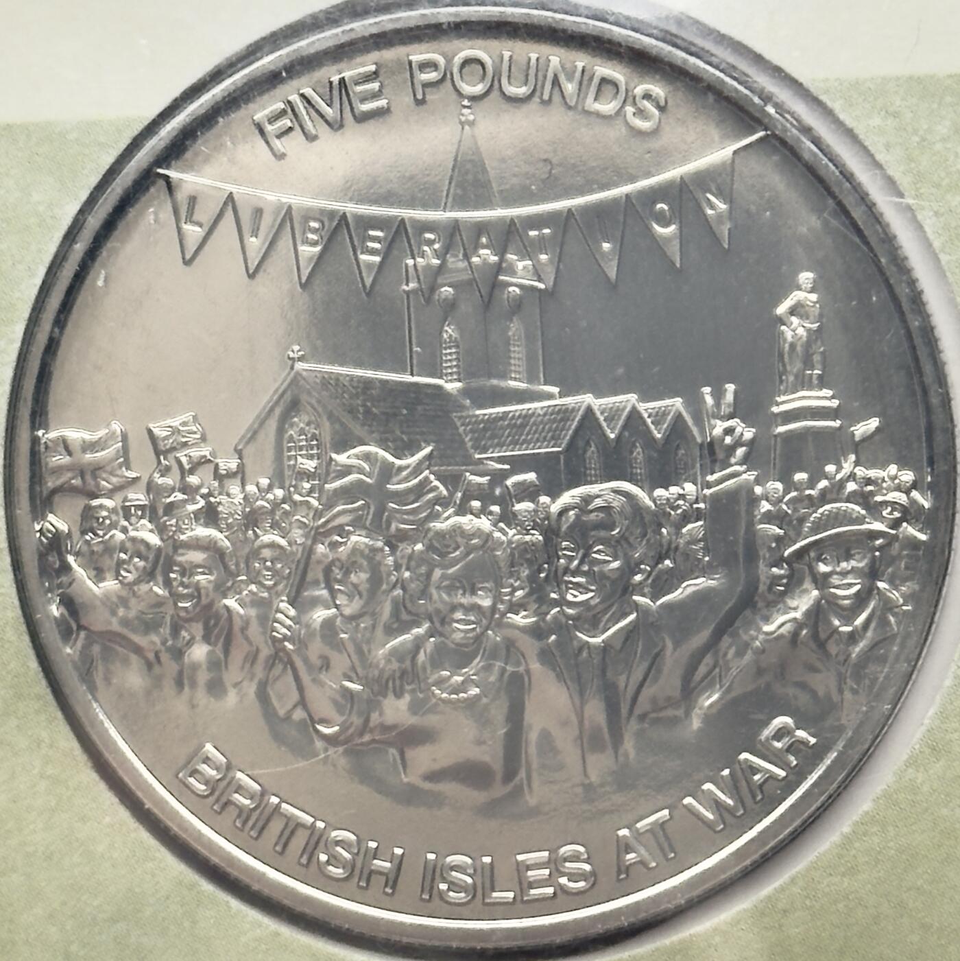 ＜小葵钱铺＞第67期·克朗币·银币场·满200包邮，不寄存·12月15日发货 〈邮币封〉根西岛2010年不列颠群岛战争·解放根西岛5镑克朗型纪念币