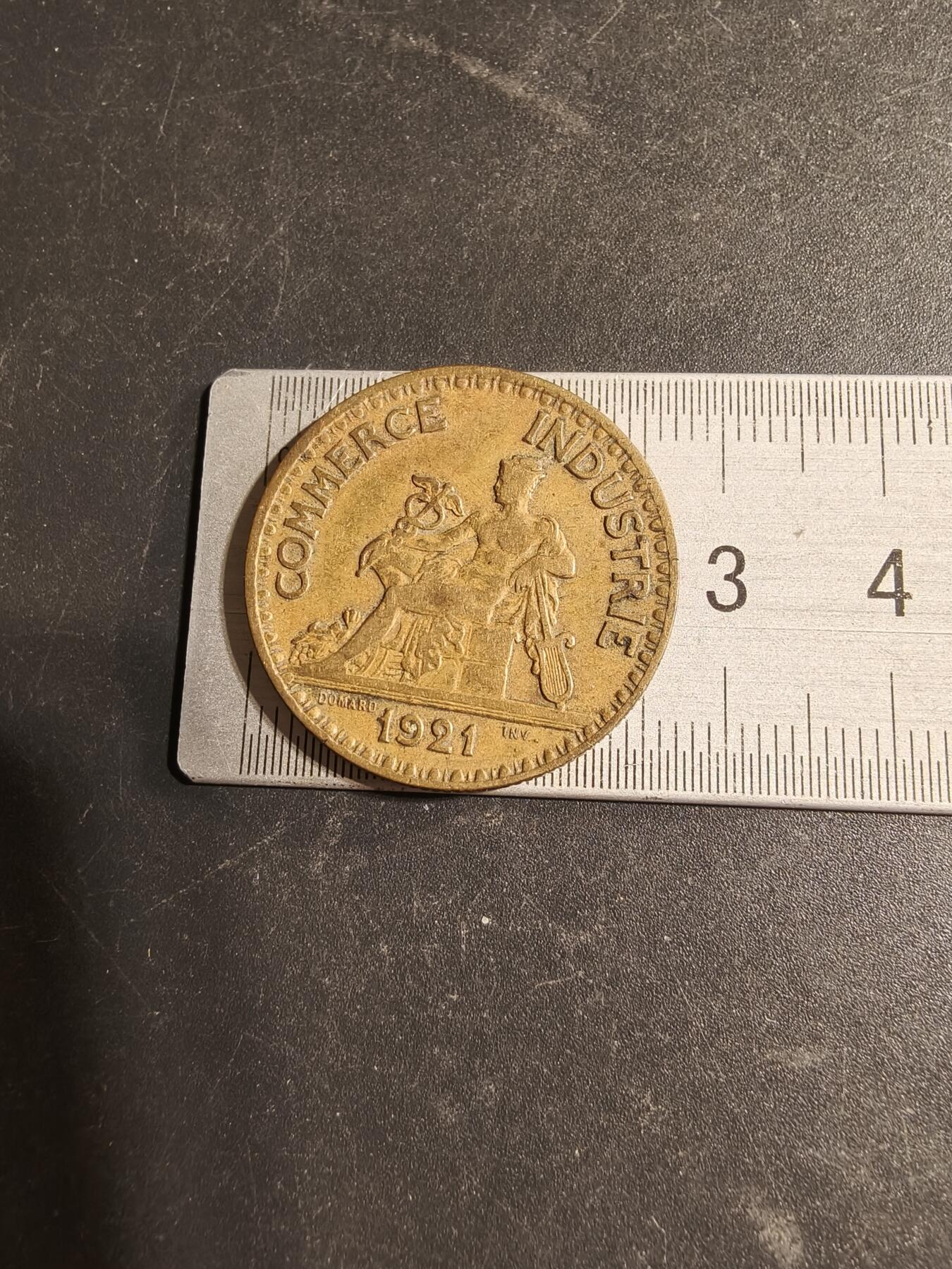 老王徽章第169期 法国工商会2法郎铜币     直径27mm.    重量7.9g