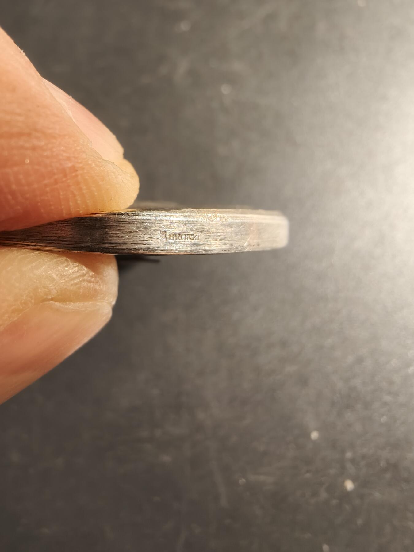 老王徽章第169期 法国宠物犬博览会镀银大铜章    直径44mm.    重量40.8g