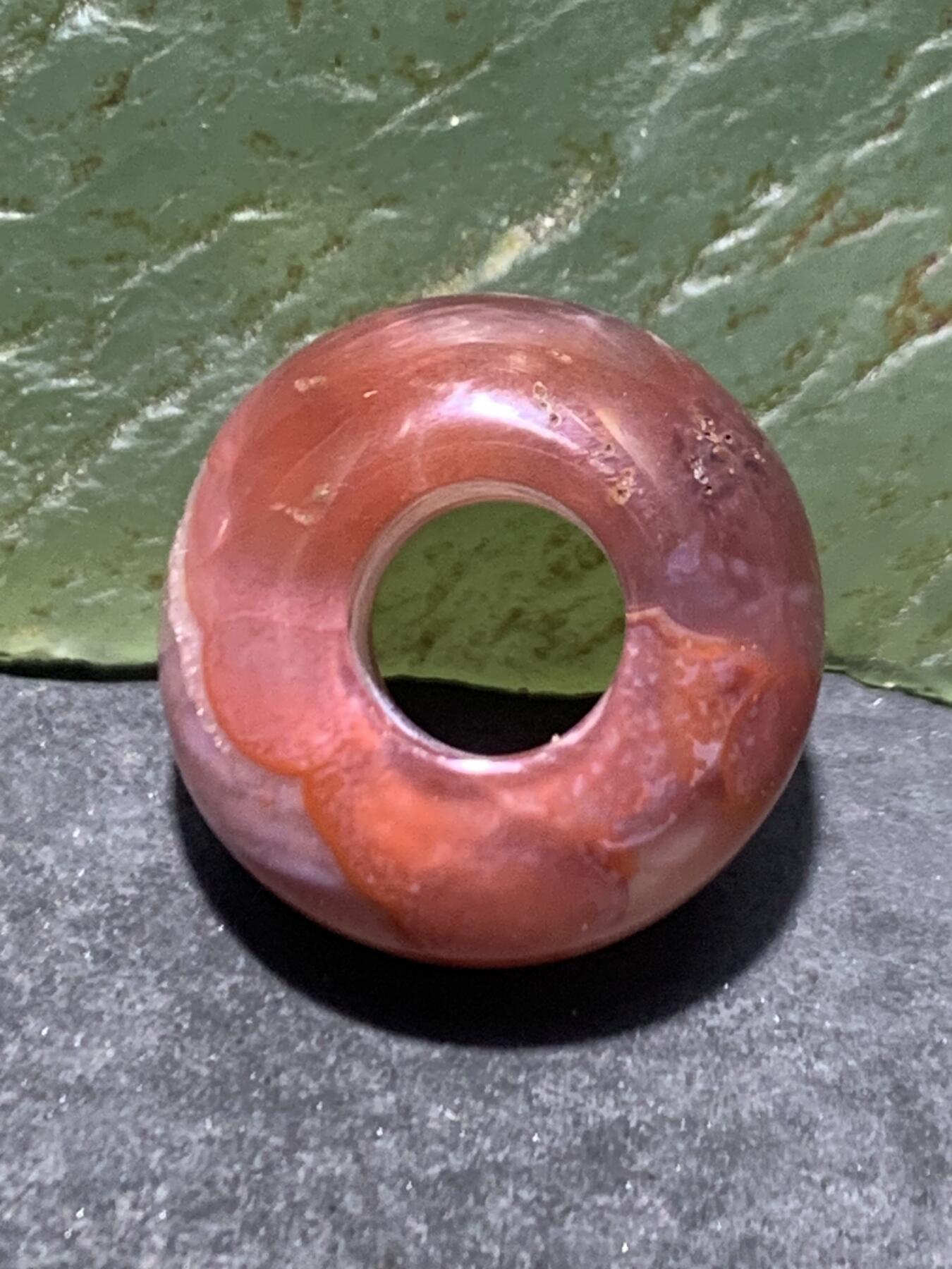 川料冰飘紫罗兰南红玛瑙面包圈随形卡环(跑环)一个，