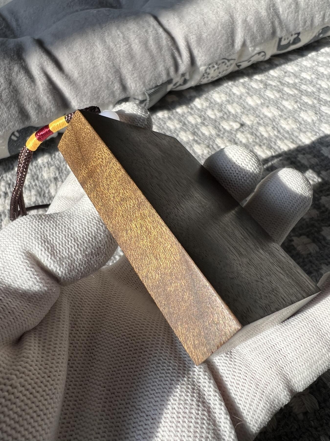 零元拍：NO.9 金丝楠牌子，香喷喷的小金砖，金光闪闪，72/47.5/14.5MM