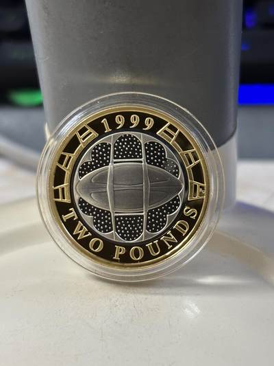 第185期拍卖 - 英国1999年橄榄球世界杯2英镑双色镀金纪念银币，925银镀金，12克，发行25000枚