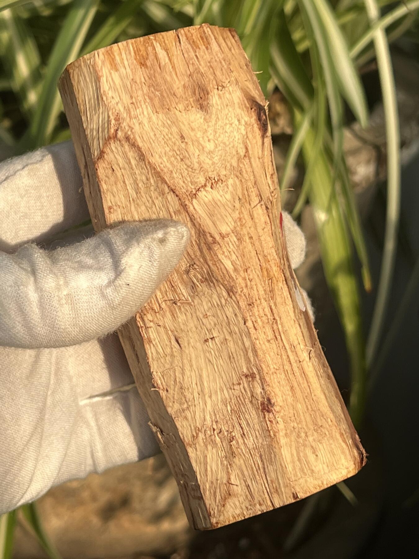 零元拍： 海南黄花梨油梨原料。120/46MM