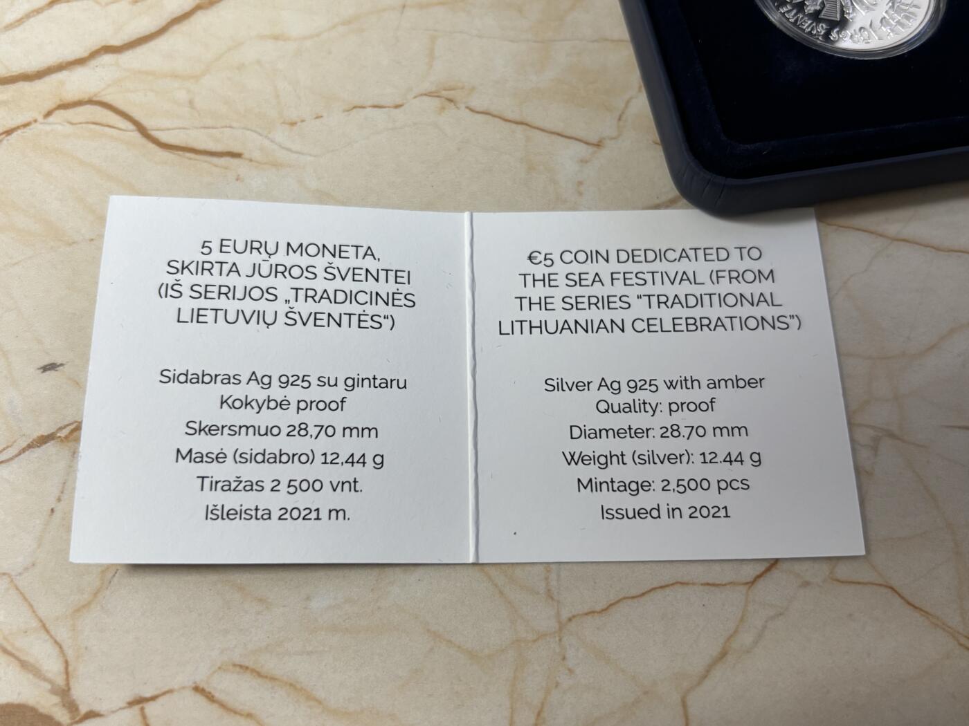 第185期拍卖 立陶宛2021年传统庆典系列3镶嵌琥珀精制银币，12.44克，925银，发行2500枚
