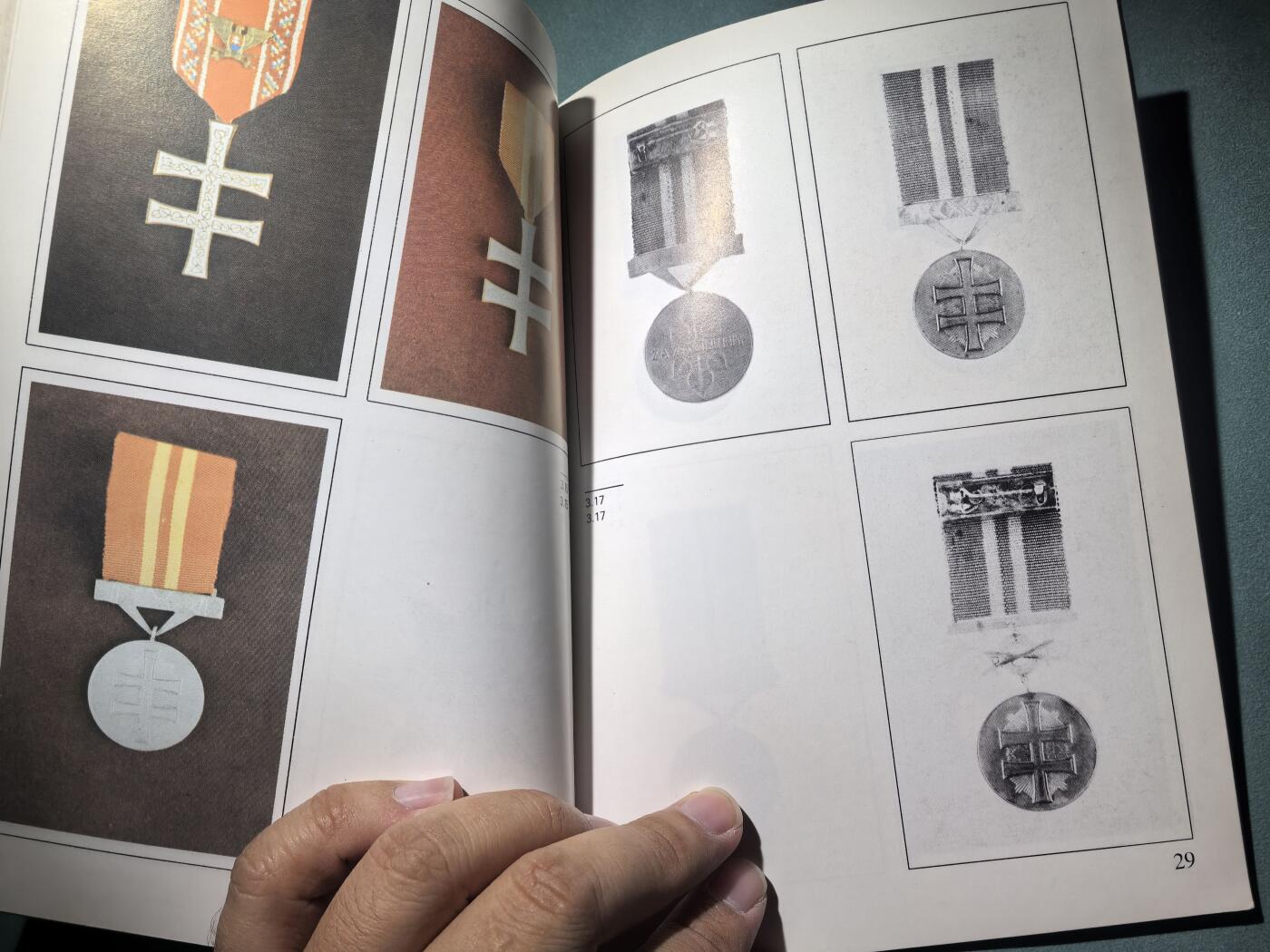 盛世勋华——号角文化勋章邮票专场拍卖第293期 斯洛伐克共和国1939-1945年间的勋章奖章 独特题材 介绍丰富