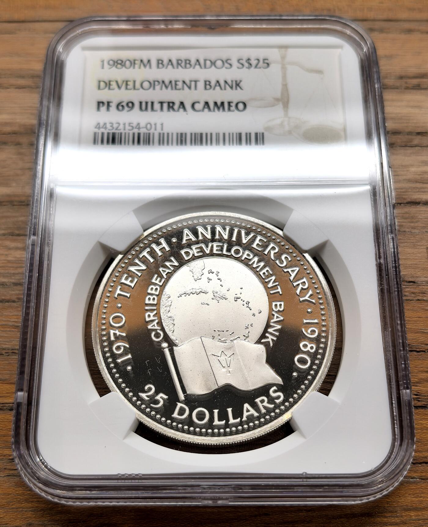 凡希社世界钱币微拍月度大拍（2025/12） 1980巴巴多斯发展银行25Dol大银精铸NGC-PF69UC