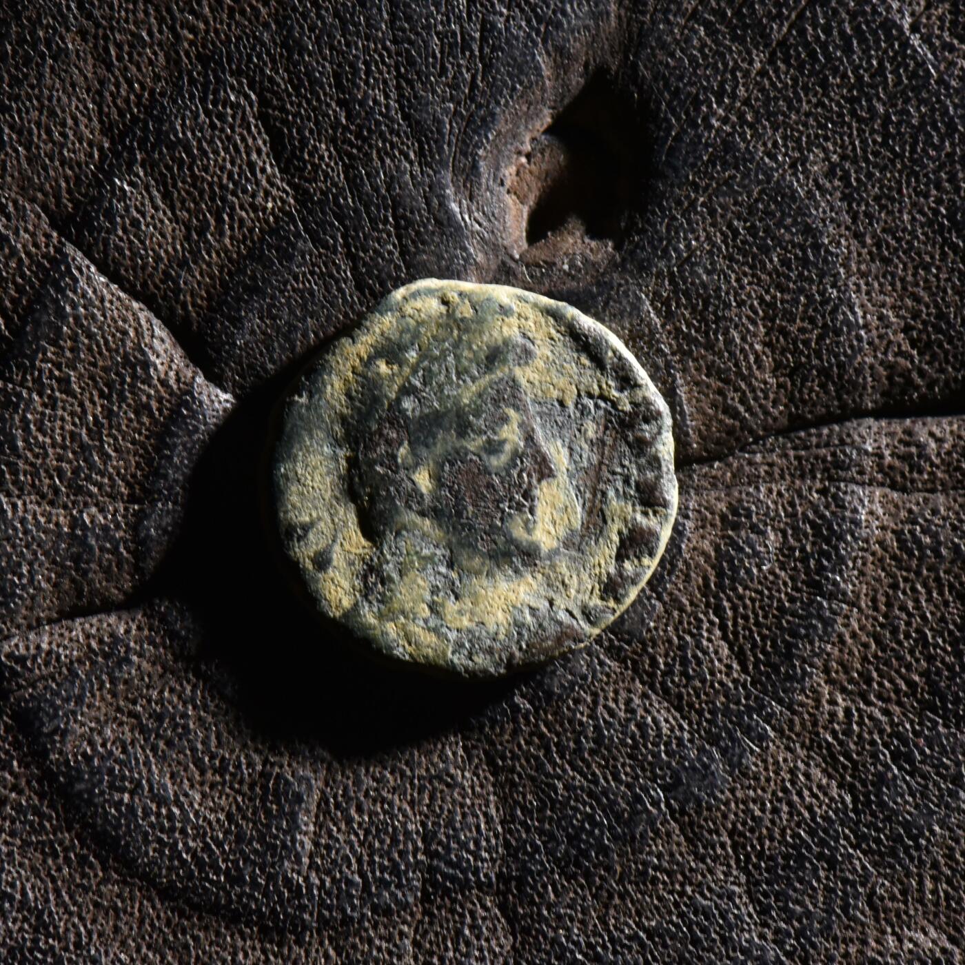 【良泉】【元旦直播场】1月1日晚19.30点开拍！208组西方古代钱币、日本朝鲜花钱 公元364-375年【古罗马】西部罗马帝国，瓦伦丁尼安一世“胜利女神”铜币，1.91克