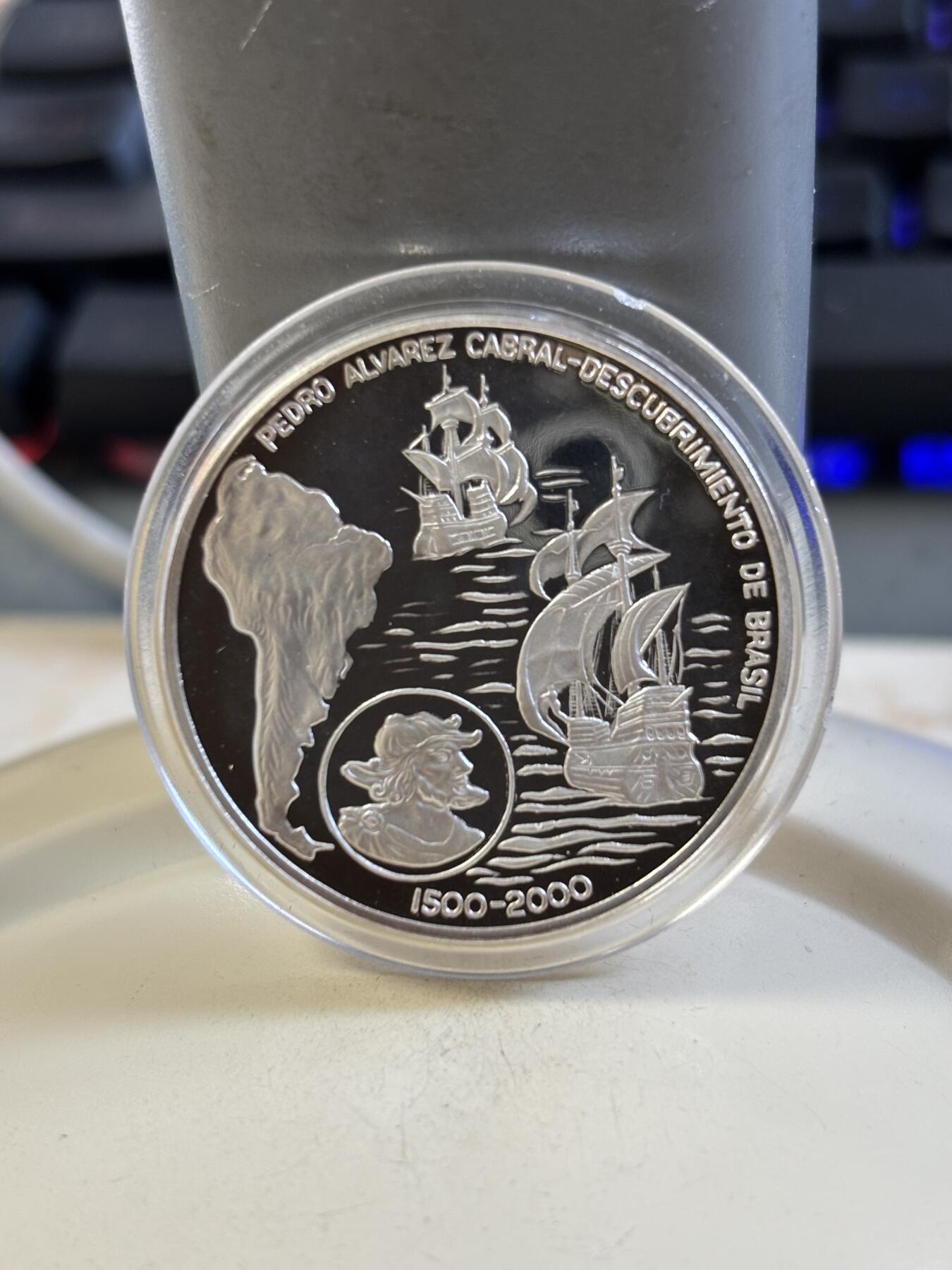 第185期拍卖 西撒哈拉2000年航海家探险家佩德罗·卡布拉尔银币,925银，15克，有氧化