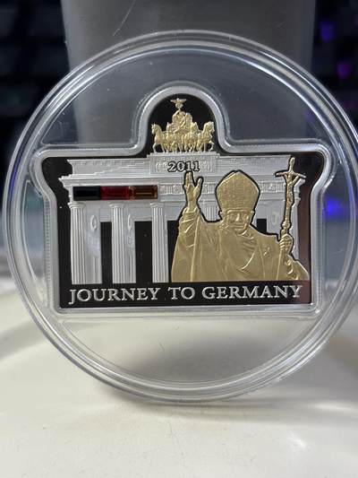 第185期拍卖 - 库克2011年教皇访问德国异形镶嵌水晶镀金银币，925银，25克，发行5000枚