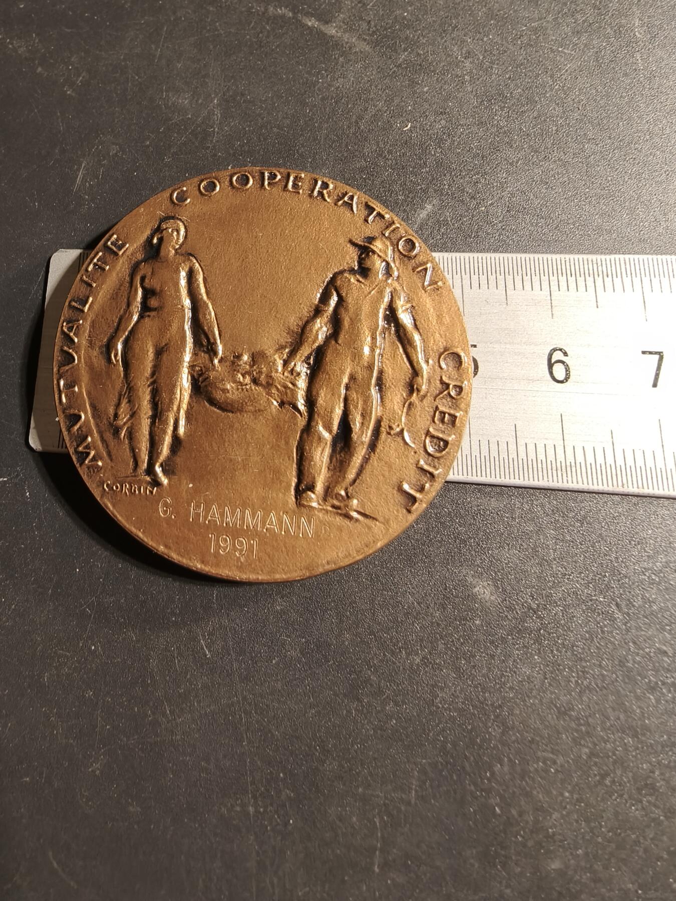 老王徽章第169期 法国农业部“互助、合作和信贷”大铜章    大师科尔宾作品    直径50mm.    重量77.5g