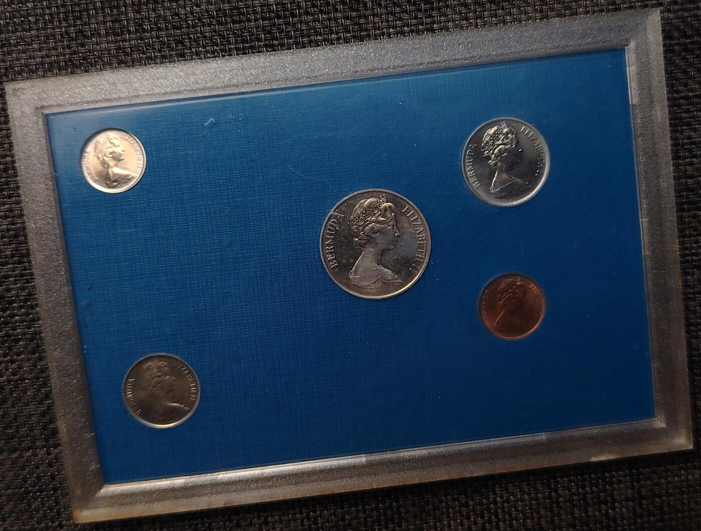 布加迪🐬～世界钱币(上海)🌾第 264 期 /  各国套币和散币 百慕大🇧🇲 1970～1981年 5枚盒装币