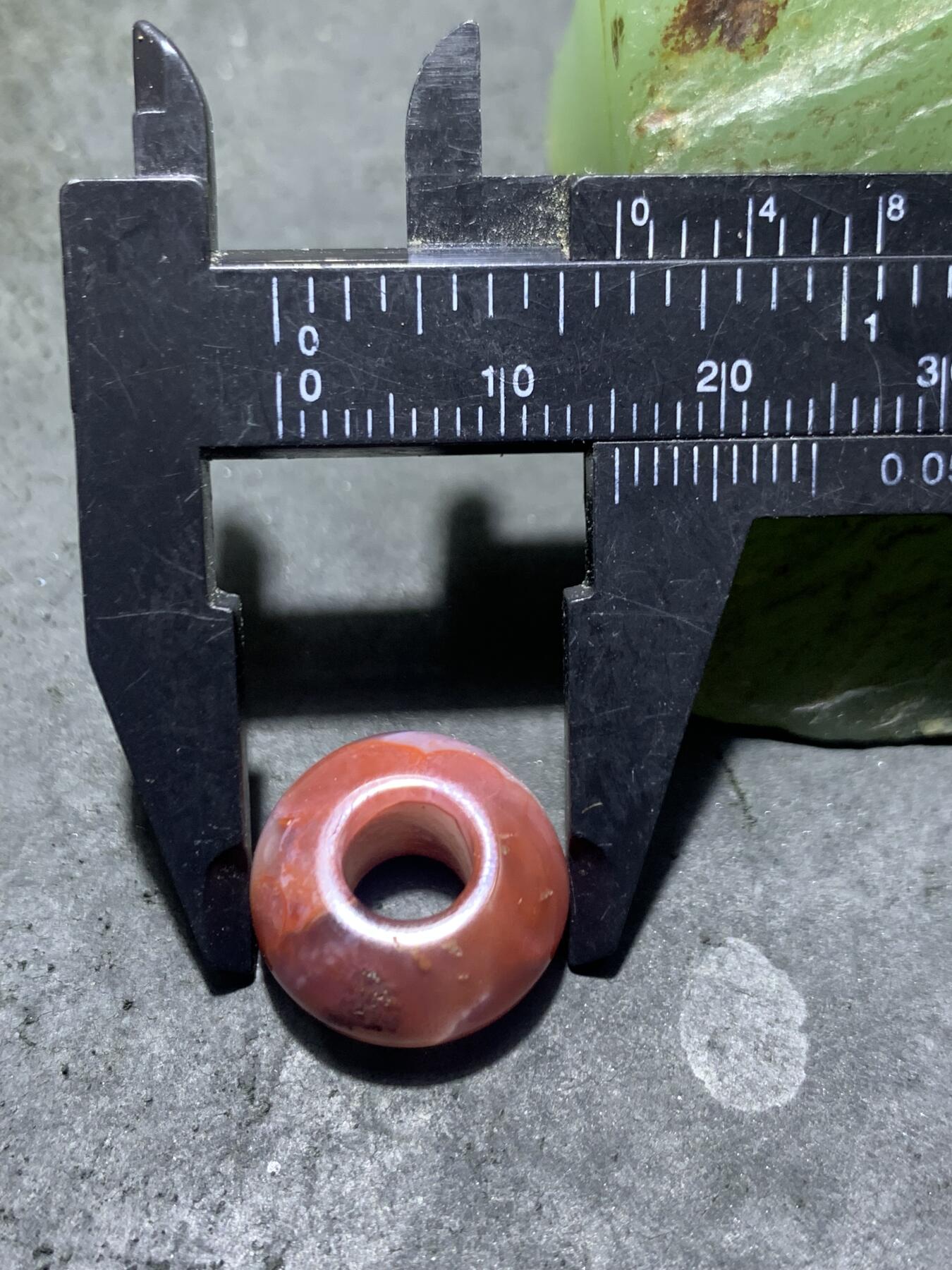 川料冰飘紫罗兰南红玛瑙面包圈随形卡环(跑环)一个，