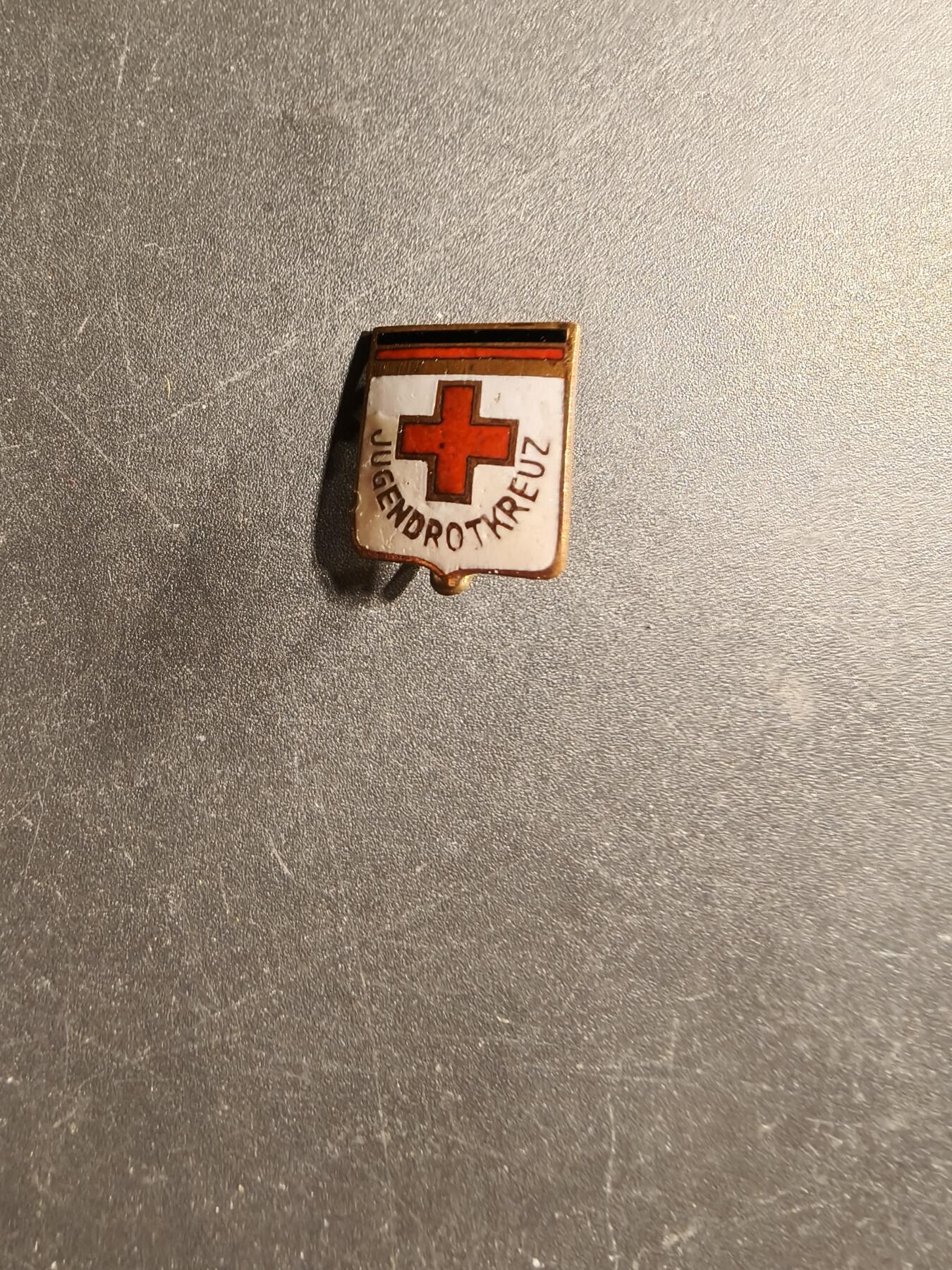 老王徽章第169期 德国红十字会青年会证章