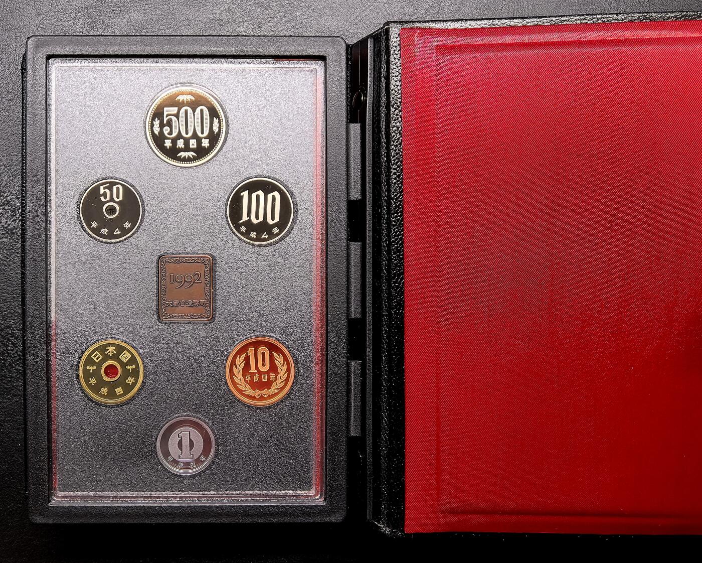凡希社世界钱币微拍月度大拍（2025/12） 1992日本豪华版精铸PS原厂包装