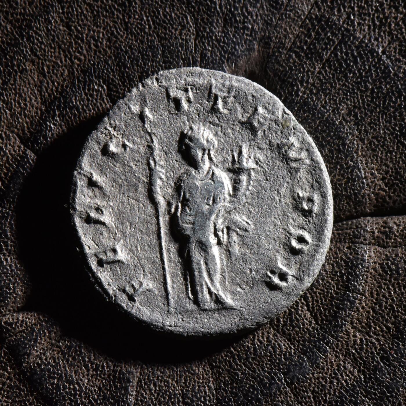 【良泉】【元旦直播场】1月1日晚19.30点开拍！208组西方古代钱币、日本朝鲜花钱 公元244年【古罗马】戈尔迪安三世，背幸福女神，铭文FELICIT TEMPOR（幸福的时光）安敦尼银币，2.29克