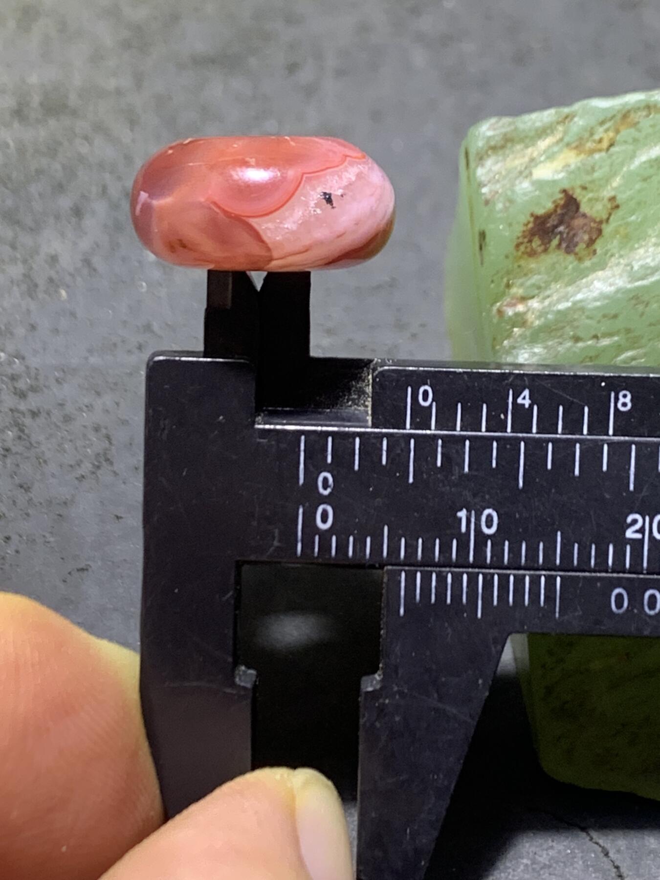 川料冰飘紫罗兰南红玛瑙面包圈随形卡环(跑环)一个，