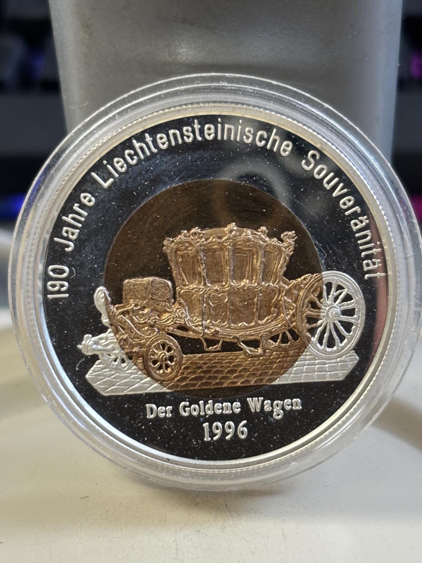 第185期拍卖 列支敦士登1996年黄金马车双色加厚精制纪念银币，925银镀金，46克，发行500枚，有氧化