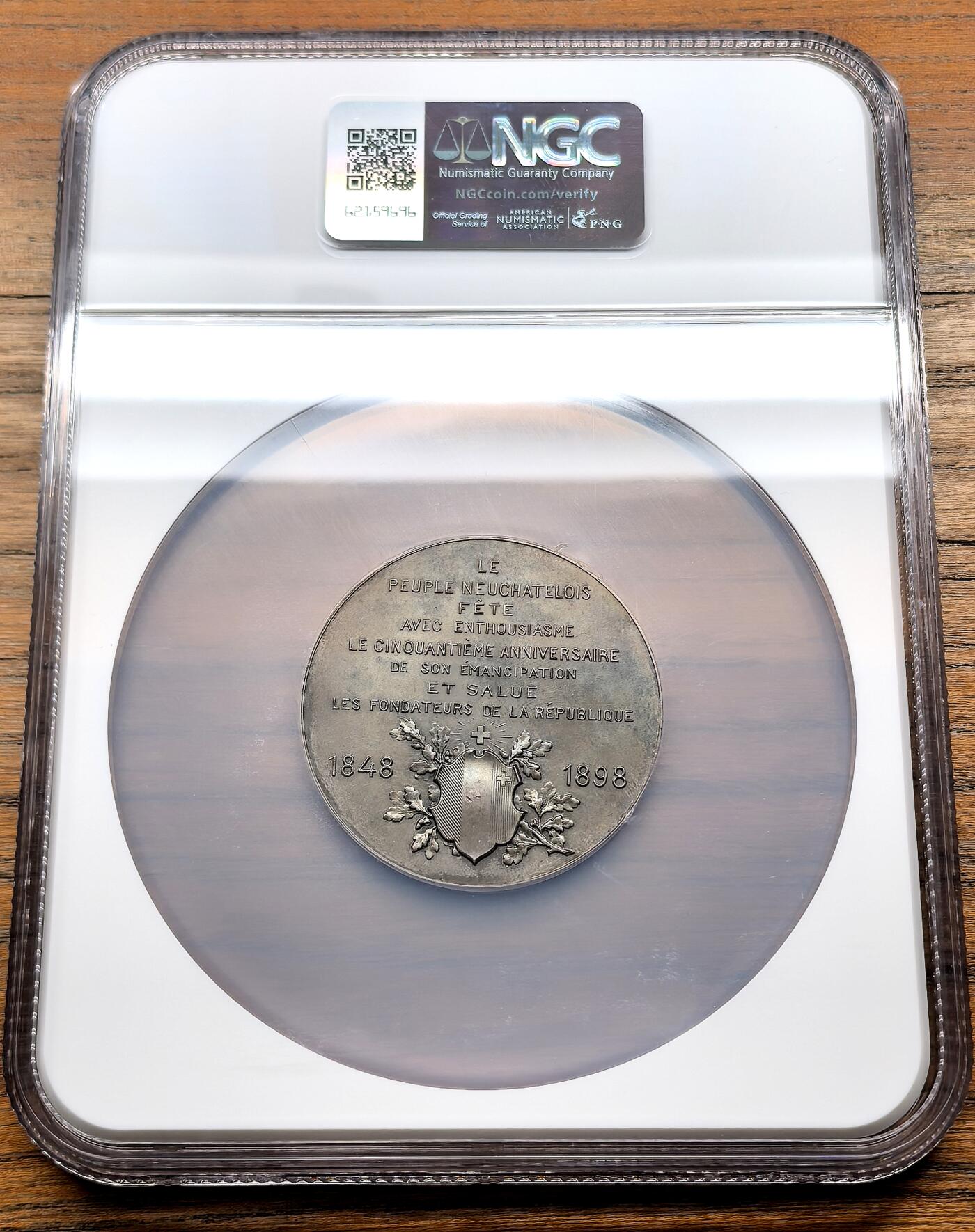 凡希社世界钱币微拍月度大拍（2025/12） 1898瑞士纳沙泰尔共和国成立宣言50周年纪念银章NGC-MS63，曾经是亲普鲁士的一个公国和瑞士联邦的一个州，于1848年3月1日宣布成立共和国。艺术性极佳的瑞士邦国章。