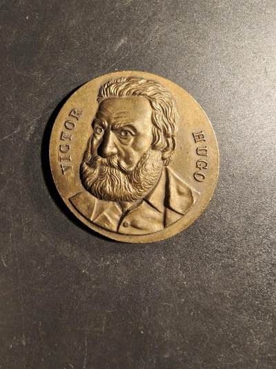 老王徽章第169期 - 法国著名作家维克多•雨果纪念章     直径39mm.   重量25g