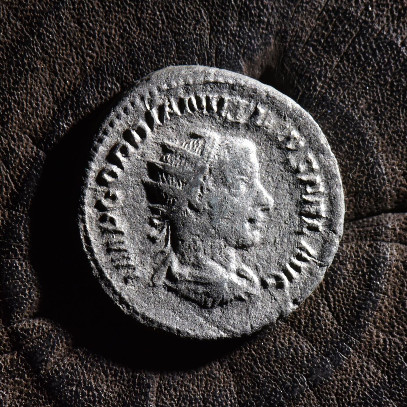 【良泉】【元旦直播场】1月1日晚19.30点开拍！208组西方古代钱币、日本朝鲜花钱 公元244年【古罗马】戈尔迪安三世，背幸福女神，铭文FELICIT TEMPOR（幸福的时光）安敦尼银币，2.29克