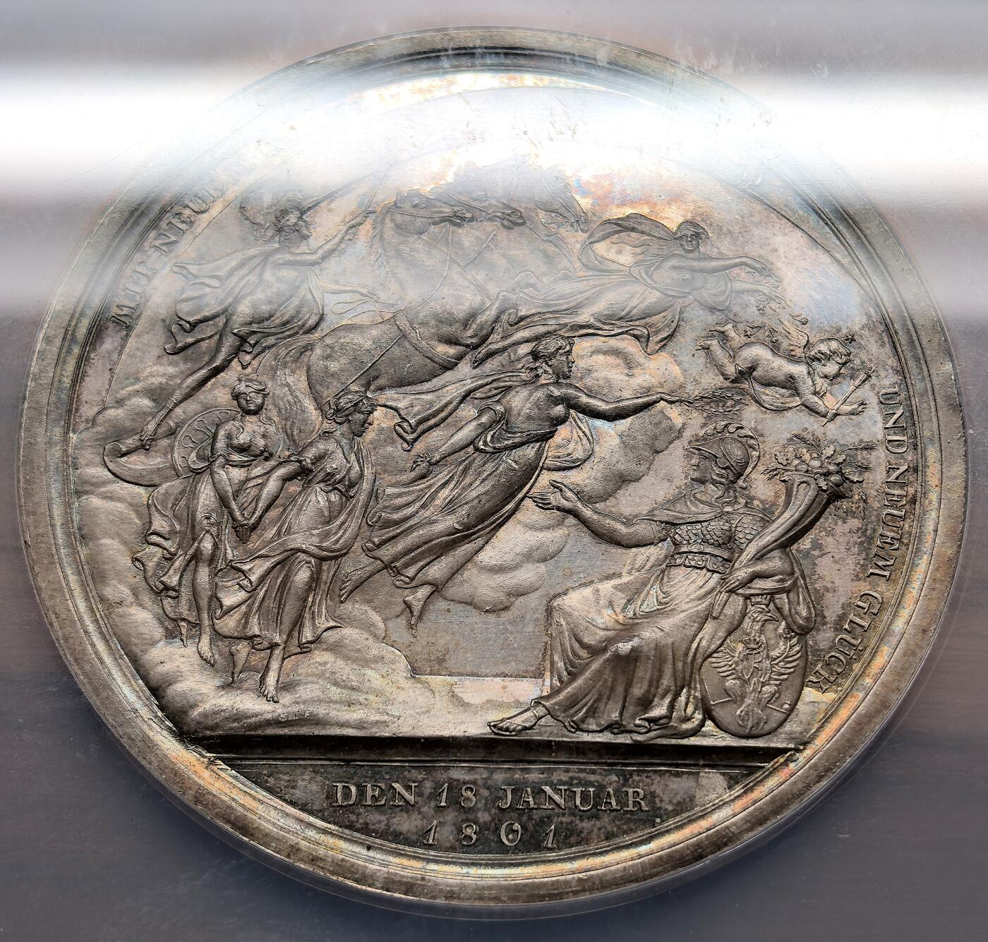 凡希社世界钱币微拍月度大拍（2025/12） 1801德国普鲁士王国百年纪念大银章NGC-MS63，历史名章，正面的五代普鲁士国王雕刻极为生动传神，背面的神话场景繁复精美，堪称同类题材中的翘楚！