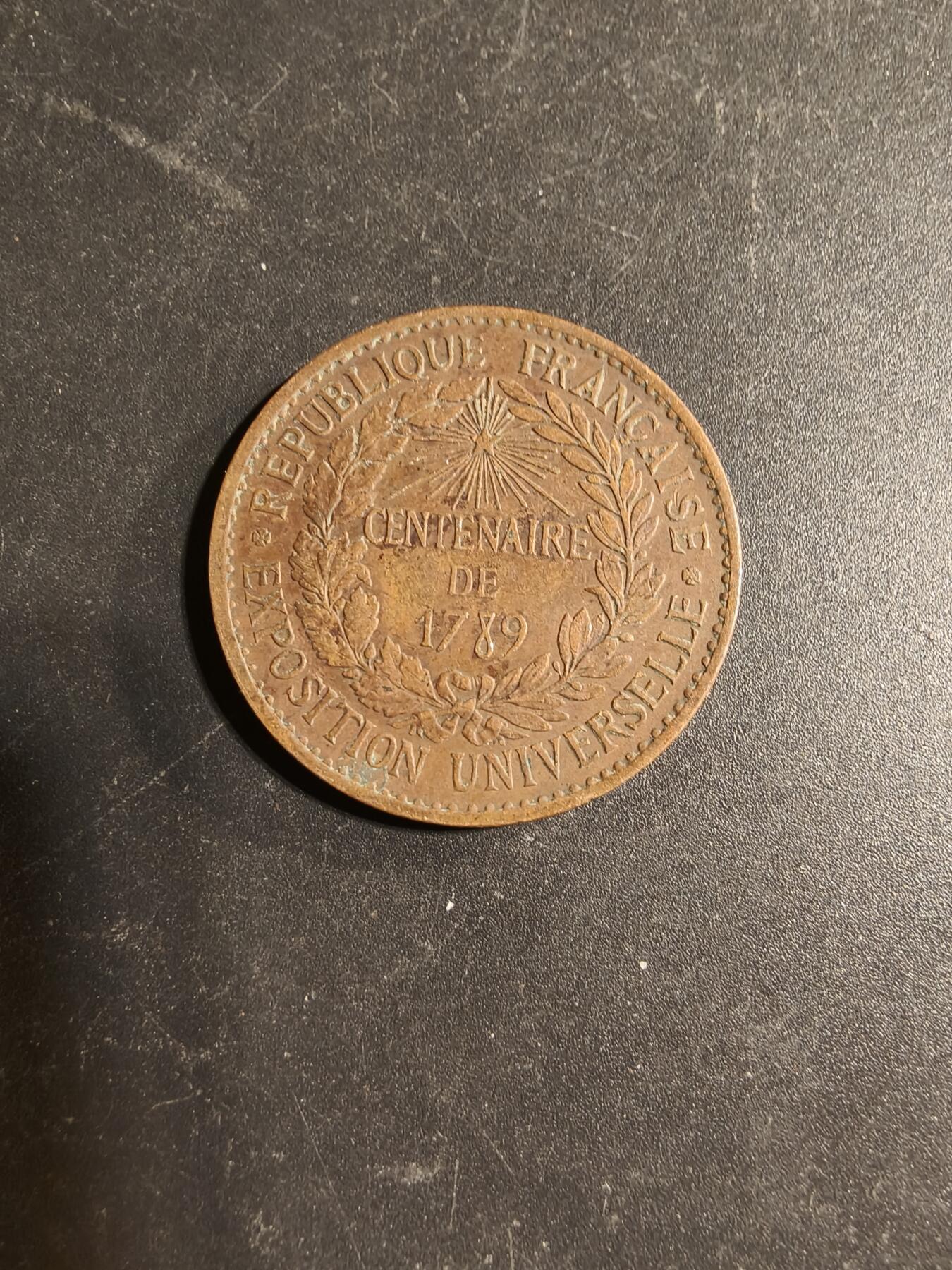 老王徽章第169期 法国1889巴黎世博会暨大革命100周年铜章    直径32mm.    重量14.8g