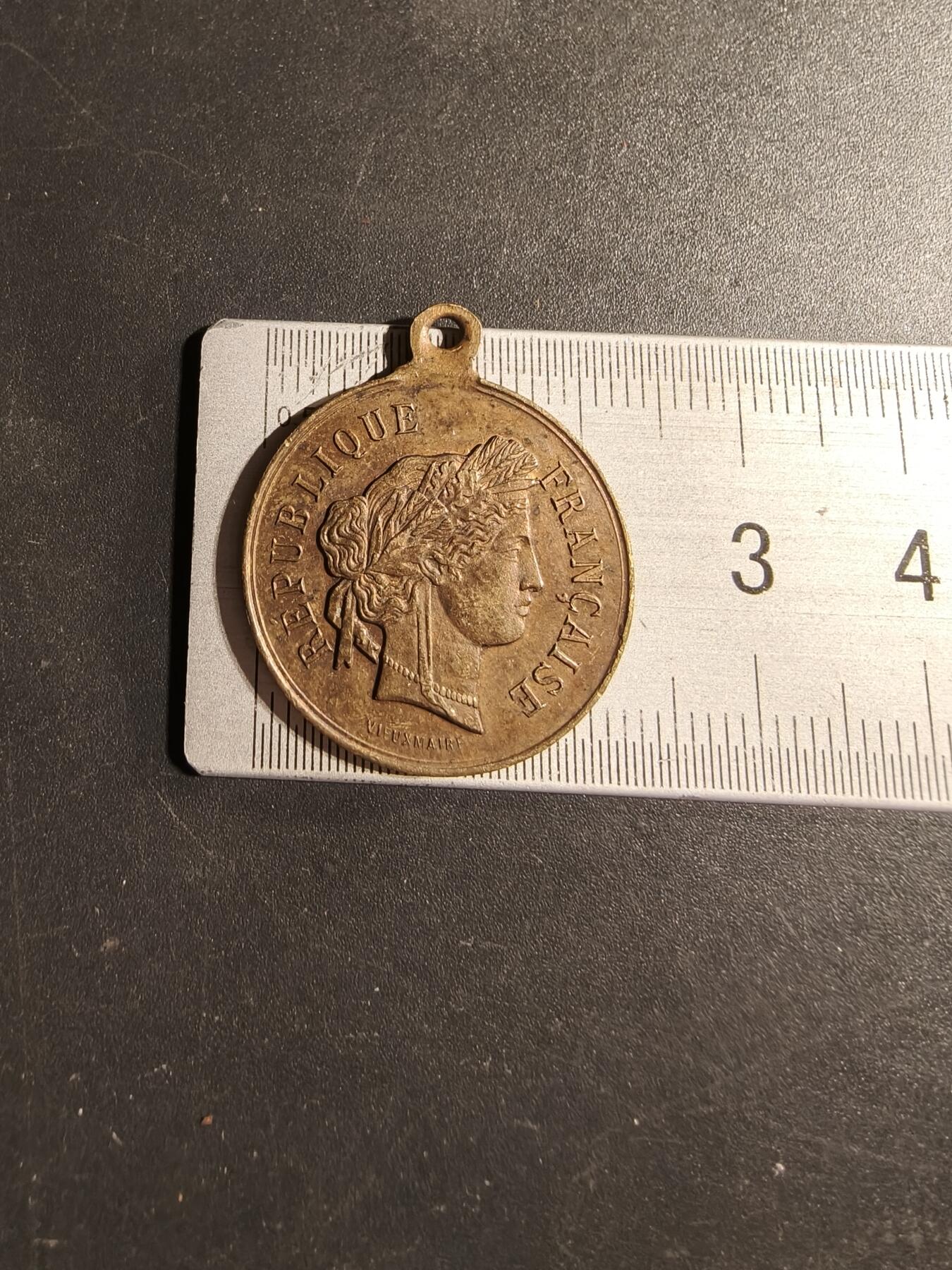 老王徽章第169期 法国巴涅尔德比戈尔“大型和声、合唱团和军乐队音乐比赛