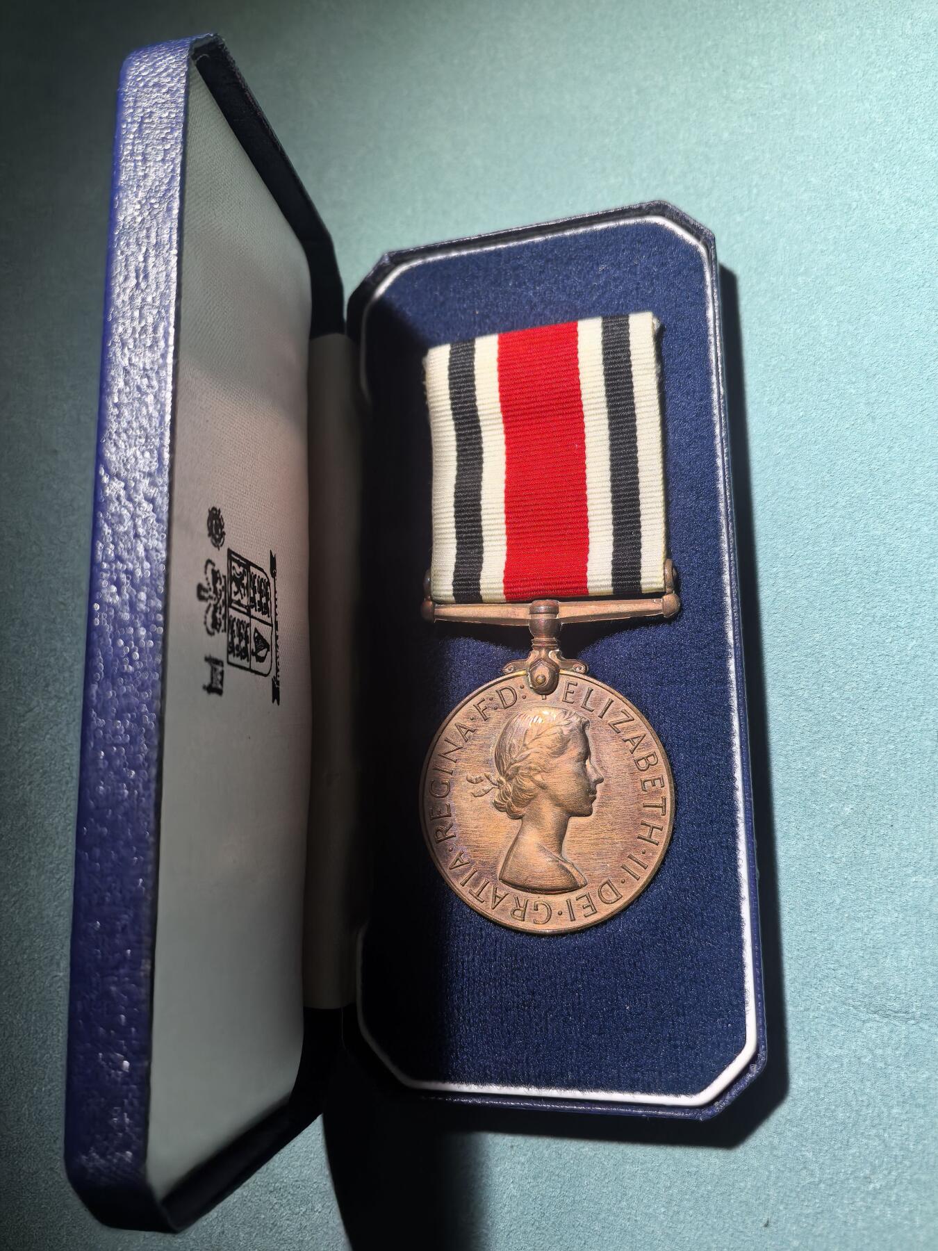 盛世勋华——号角文化勋章邮票专场拍卖第293期 英国志愿警察长期服务奖章 伊丽莎白二世版 原盒带刻名 带皇家造币厂厂标