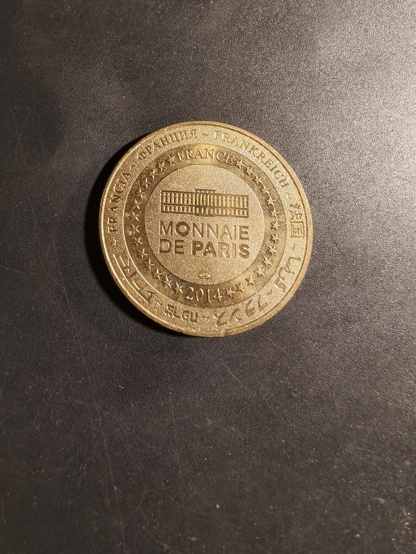 老王徽章第169期 法国孔克圣福伊修道院纪念章     直径34mm.    重量14.3g