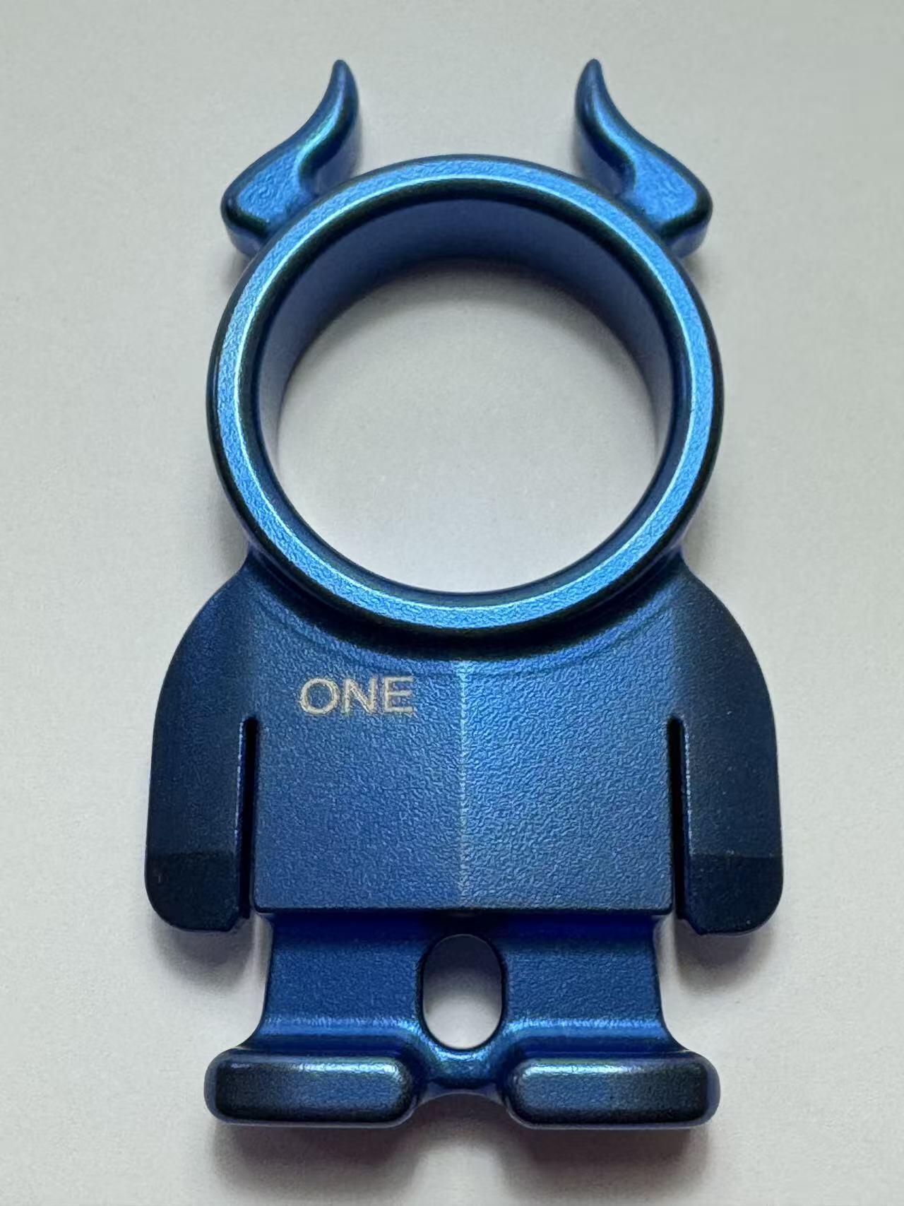 零元拍：A1 ONE钛合金大魔丁EDC 多功能工具。70/39/12/指孔：26.5MM，参考价：350