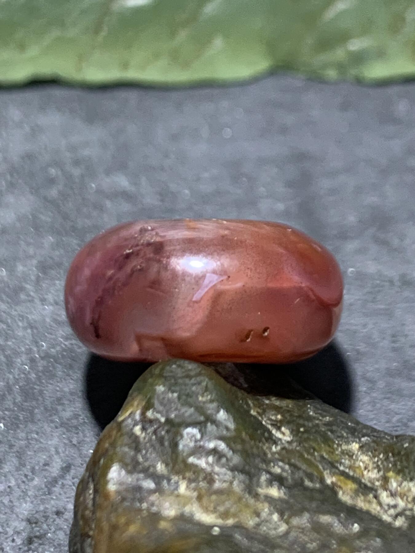 川料冰飘紫罗兰南红玛瑙面包圈随形卡环(跑环)一个，