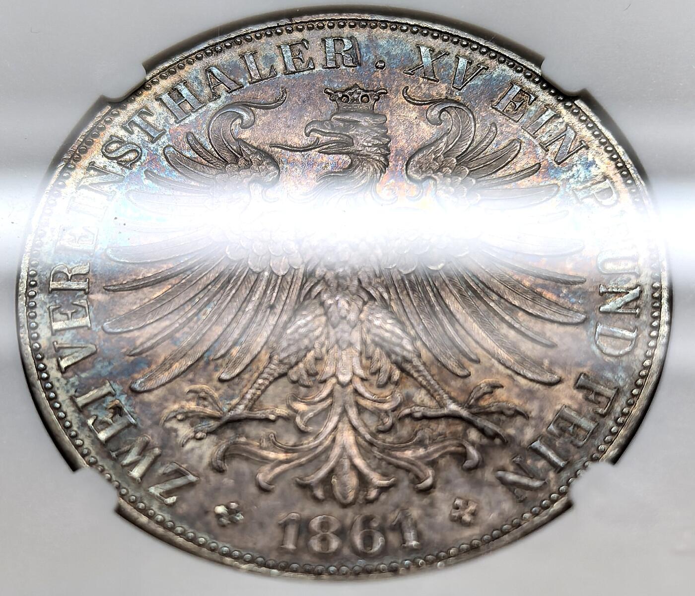 凡希社世界钱币微拍月度大拍（2025/12） 1861德国法兰克福少女2泰勒大银NGC-MS61，通体迷人的紫金彩。（附视频）