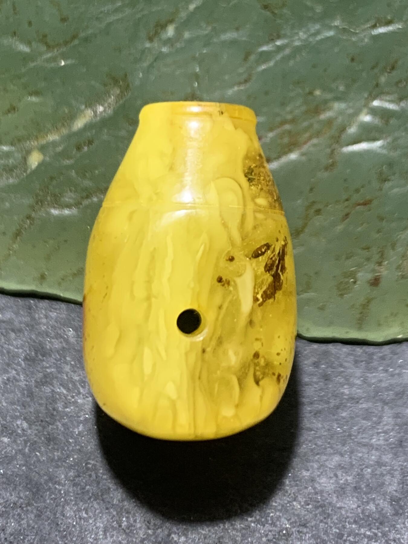 天然乌克兰蜜蜡一体佛头三通一个！