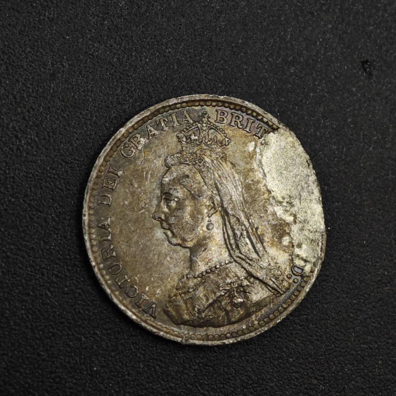 【淘币小摊】实时拍第八百二十六拍   散币场   满百包邮可预留二周 每周一统一发货   英国1887年维多利亚3便士银币