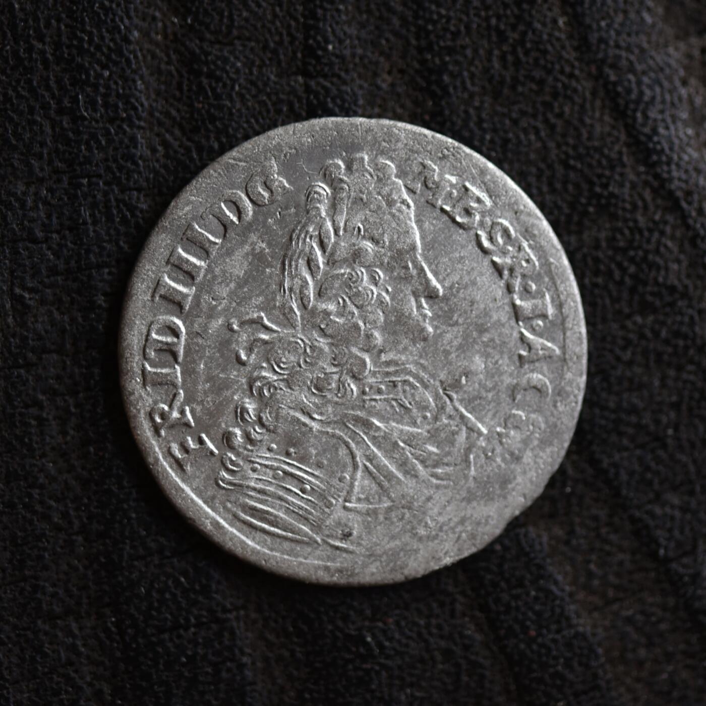 【良泉】【元旦直播场】1月1日晚19.30点开拍！208组西方古代钱币、日本朝鲜花钱 【藏家出品B】1696年，德意志——勃兰登堡选帝侯、普鲁士公爵——腓特烈三世，未流通美品！3格罗申银币，1.44克