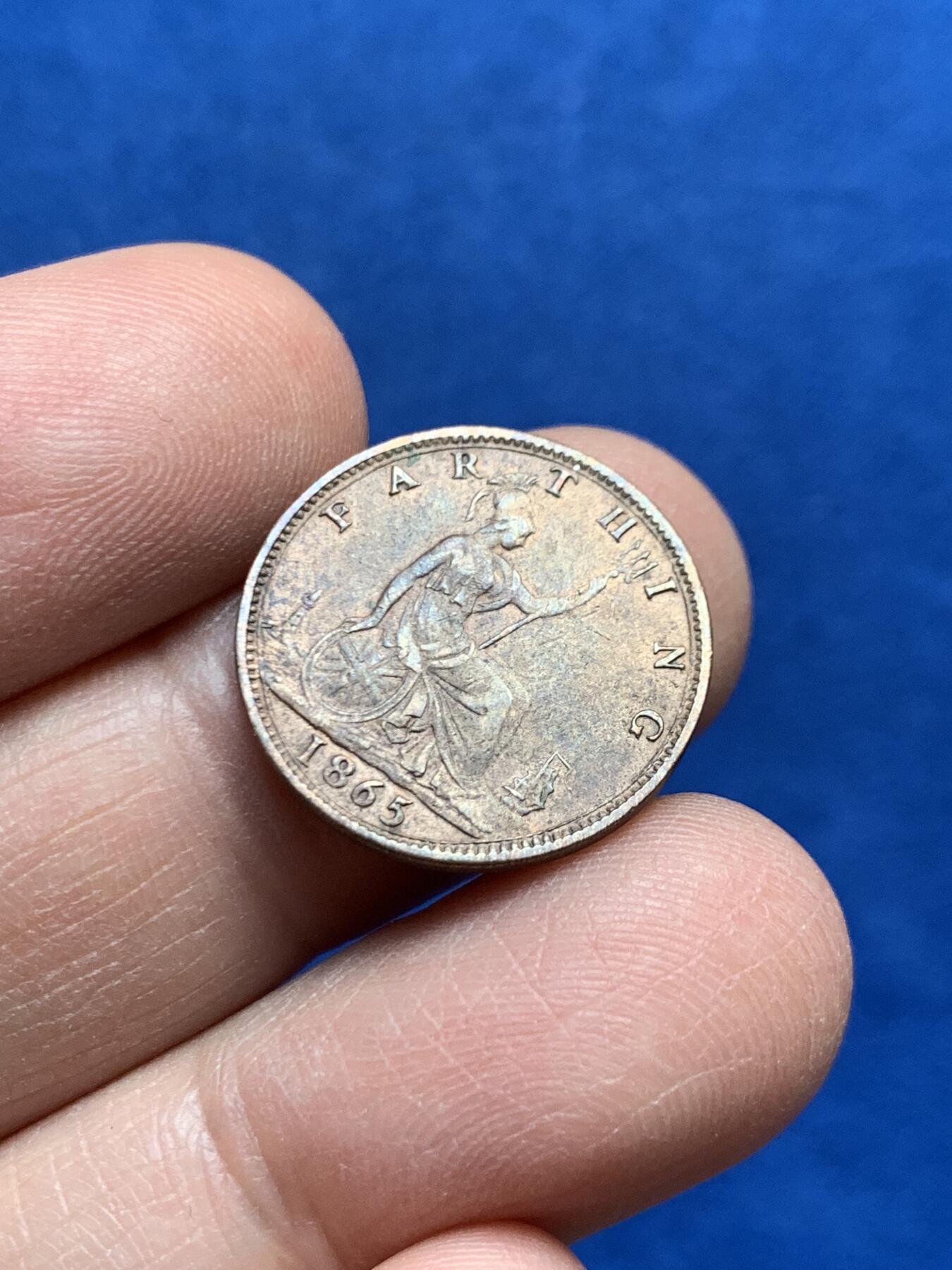 《竞宝斋》第447场 周日，周一，2场连拍 （全场包邮） 英国 1865年 维多利亚 1法新铜币 包浆自然