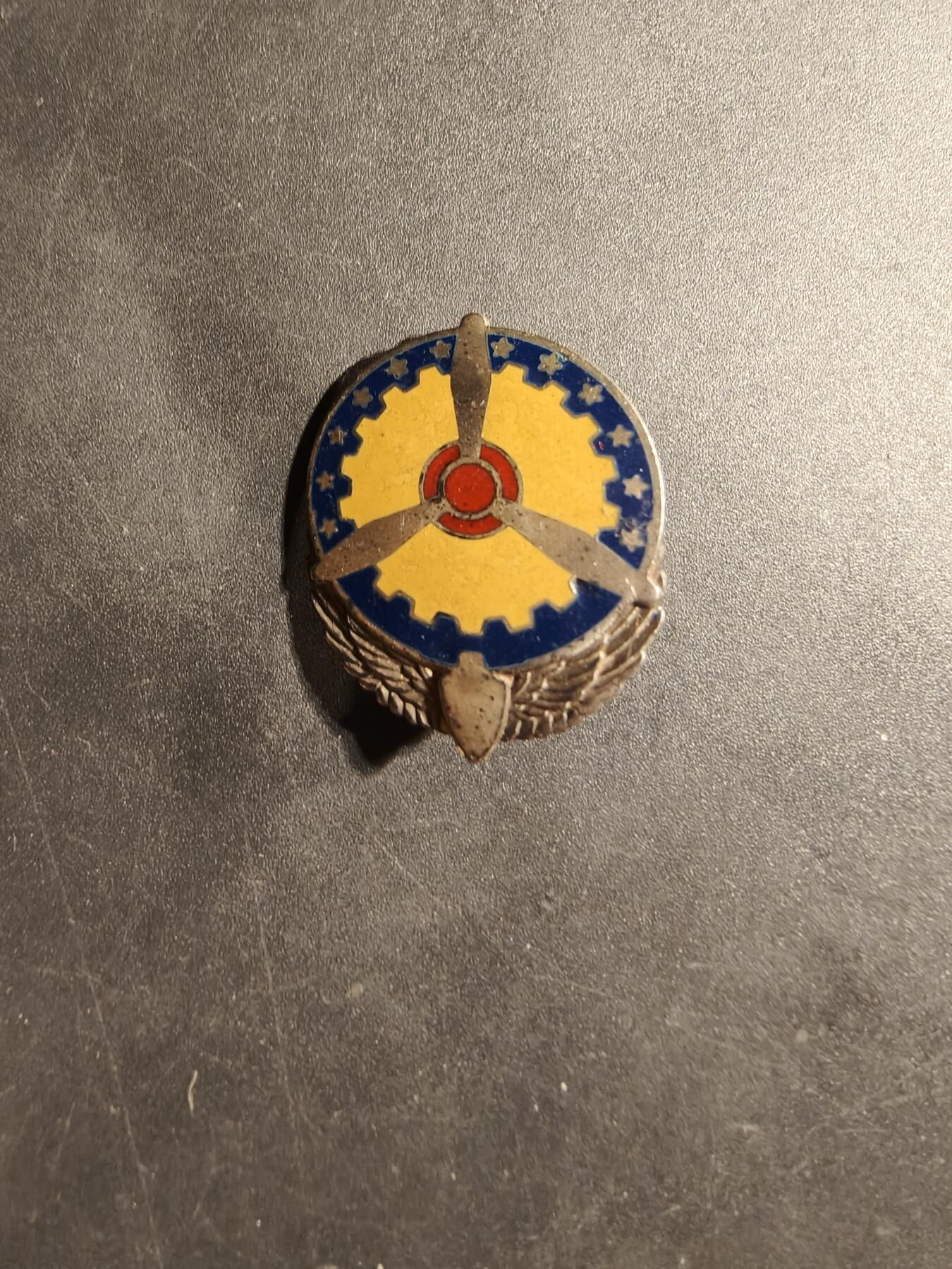 老王徽章第169期 美国二战陆军航空兵航空勤务司令部证章      925银     二战时期横针版     带厂标